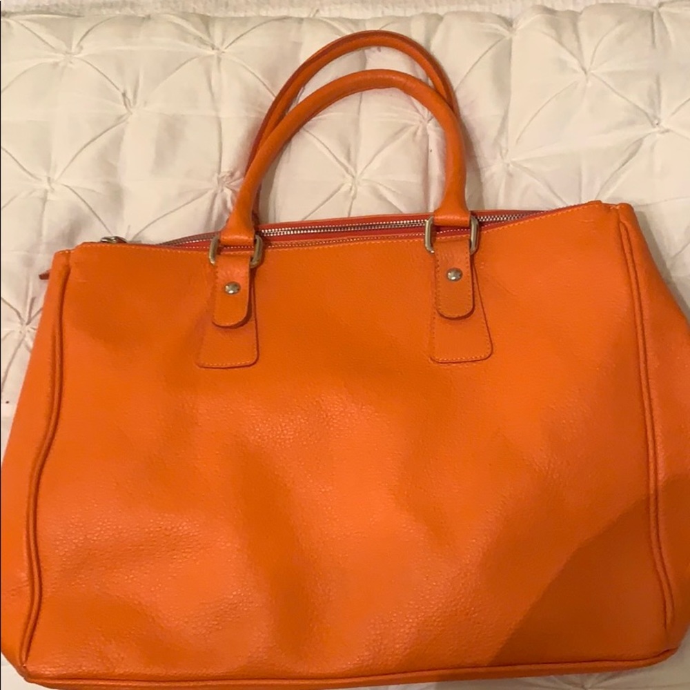CLAUDIA Leather Tote